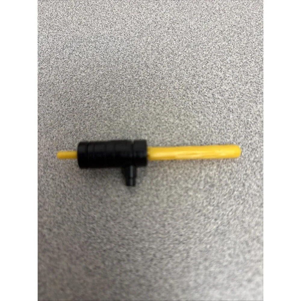 2005 Hasbro Transformers‎ Evolution of a Hero Bumblebee Missile & Launcher Parts